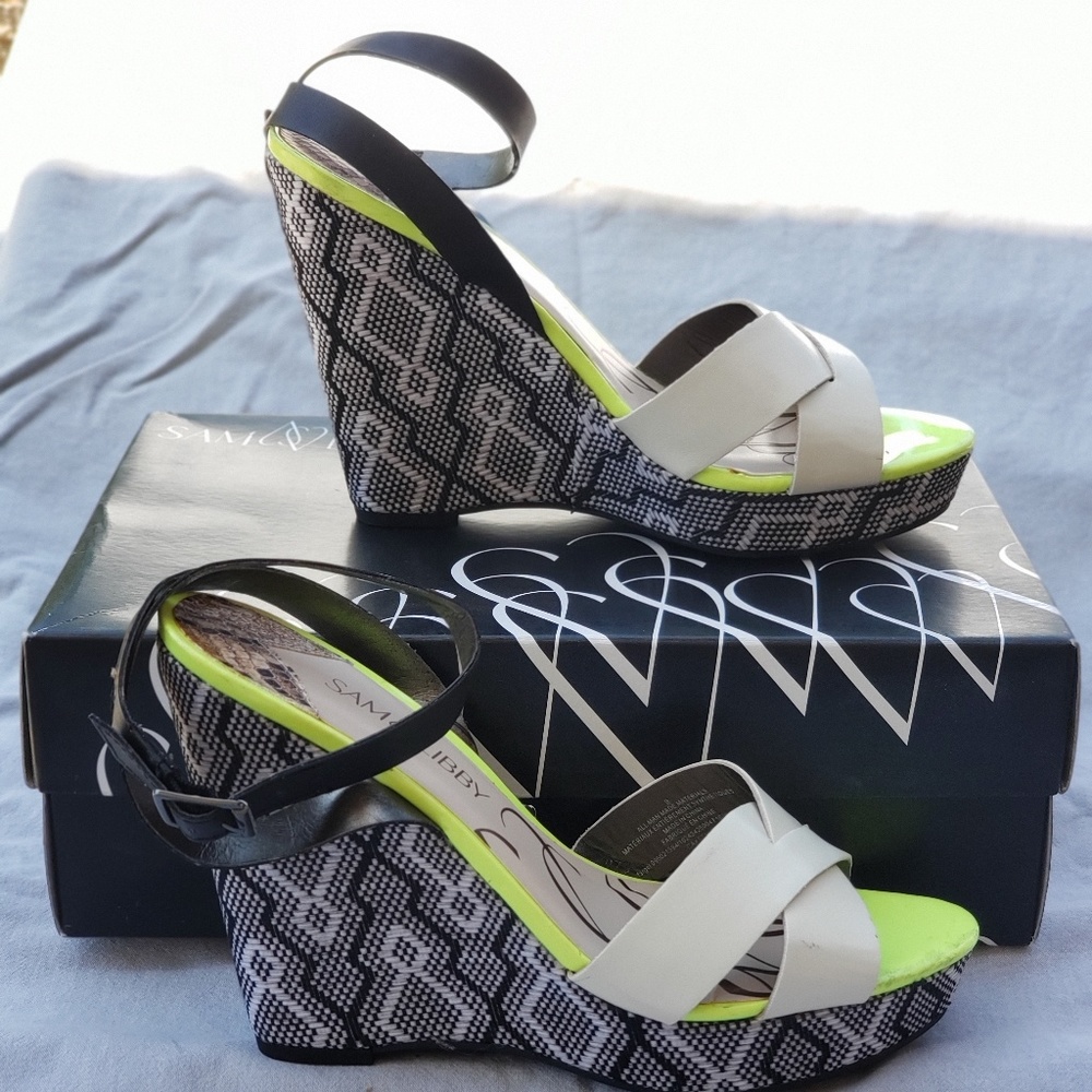 Wedge platform sandals
